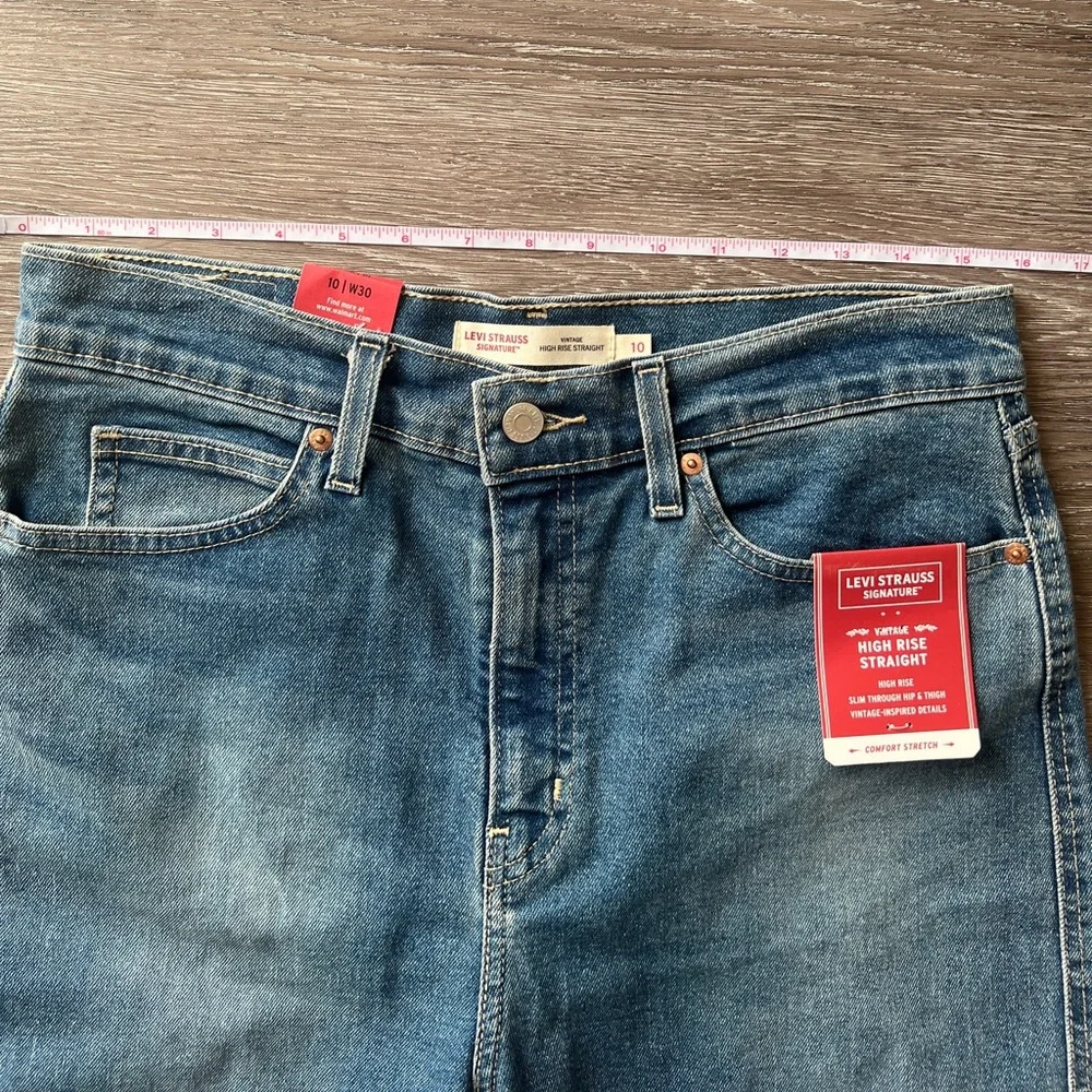 NWT Levi Strauss Signature High Rise Straight Jeans Size 10 W30 Comfort Stretch